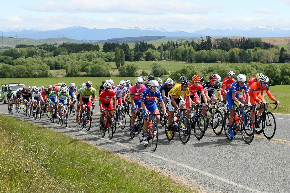 The main peloton on the climb as they head towards Lumsden in stage one of the Tour of Southland
