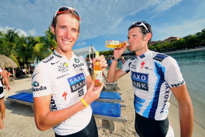 Andy and Fr&auml;nk Schleck enjoy a beer after the 2009 race