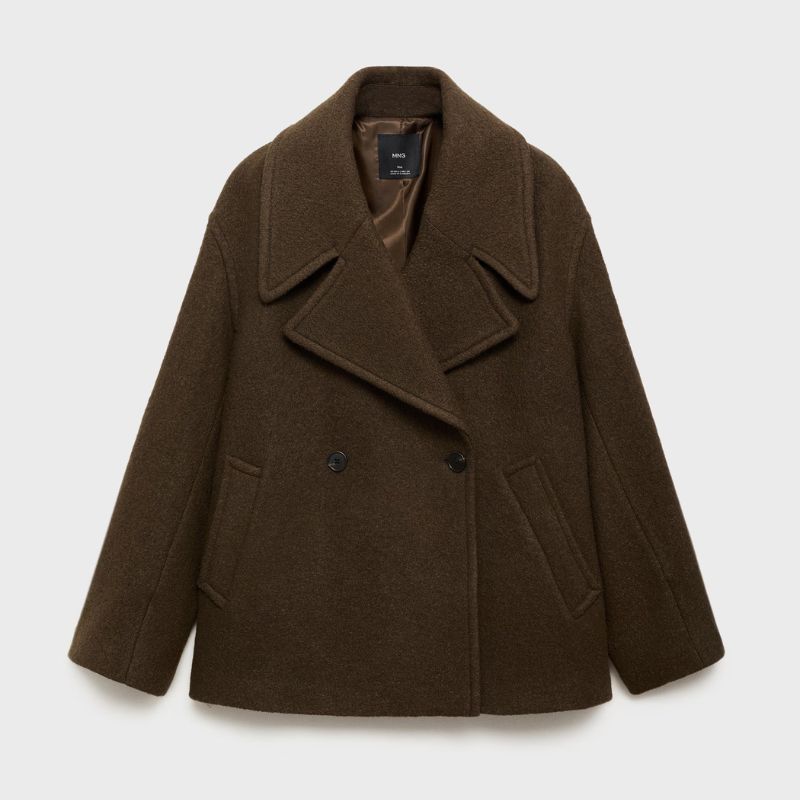 Oversized wool coat with maxi lapels cut out