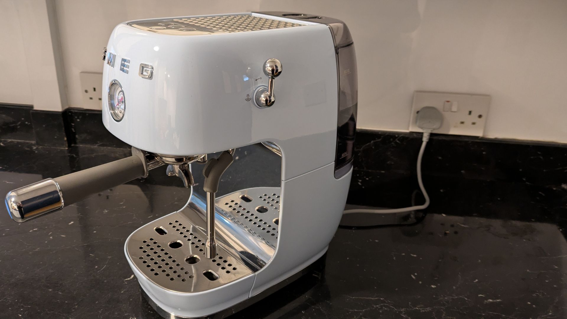 Smeg Espresso &amp; Cold Brew Machine ECF03