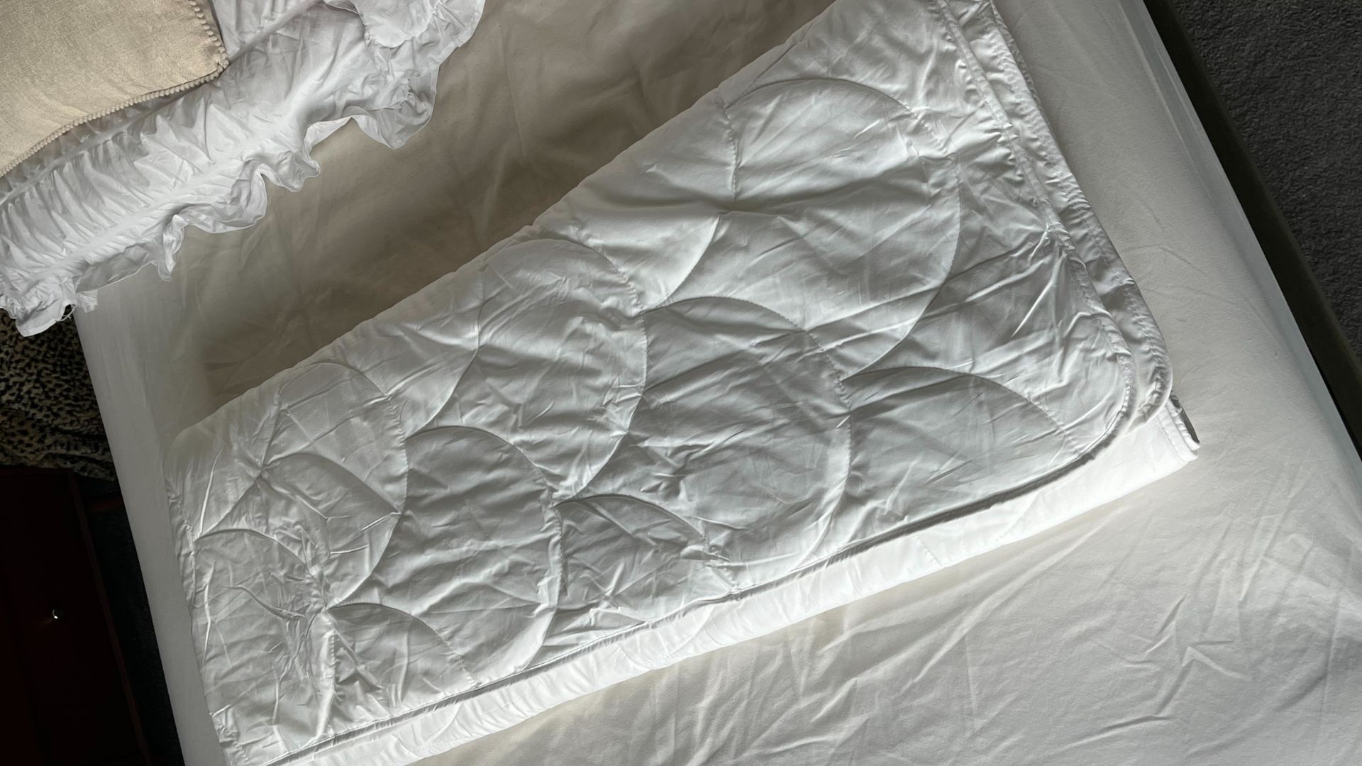 The Larke Nature's Blend Duvet being tested in Emily's room