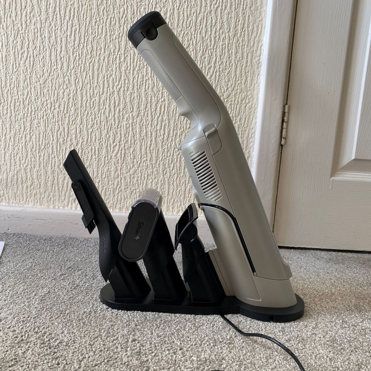 Shark WandVac Deluxe Handheld Vac review