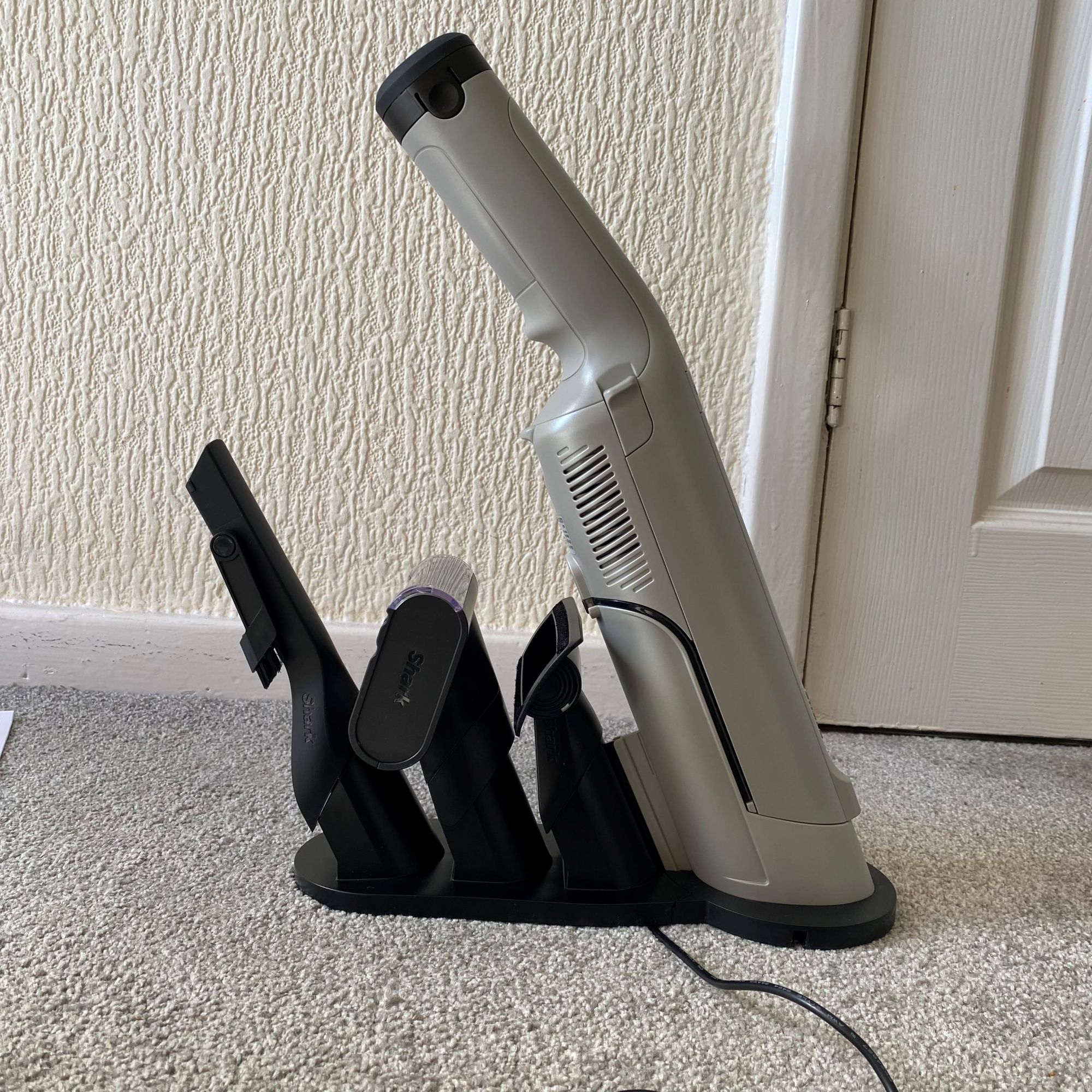 Shark WandVac Deluxe Handheld Vac review