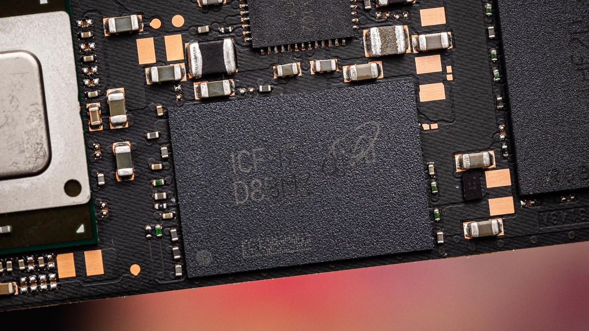 Crucial P5 Plus SSD