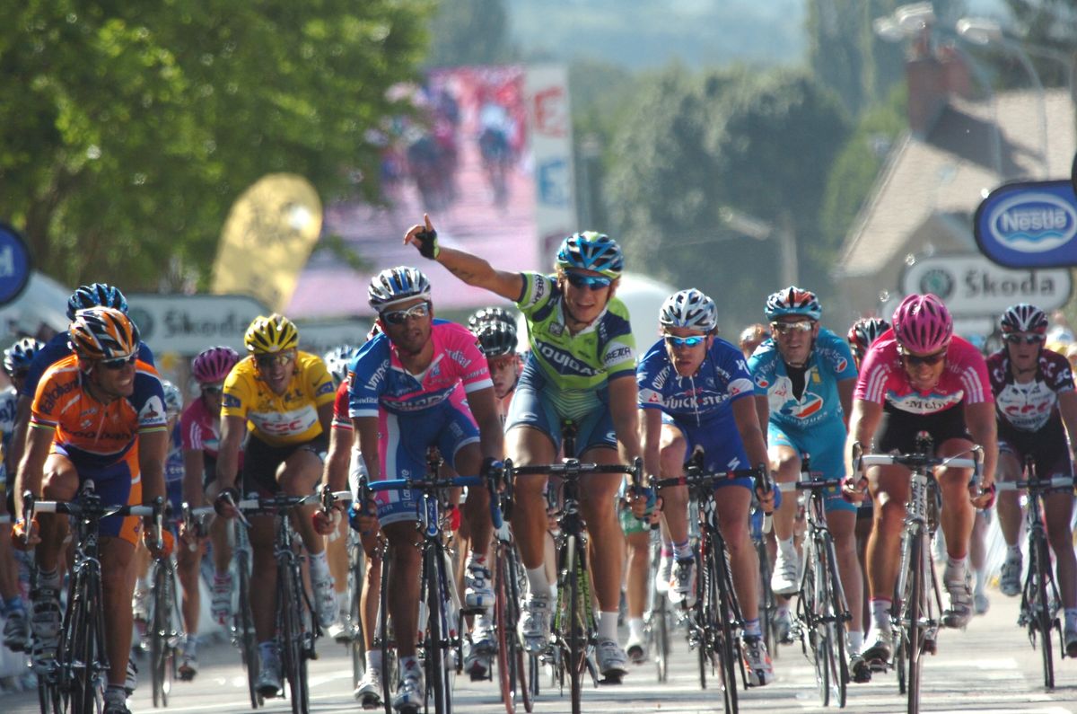 Filippo Pozzato wins at Autun, Tour de France 2007.