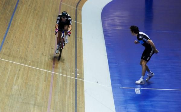 Gertaint Thomas offers Alex Dowsett some encouragement