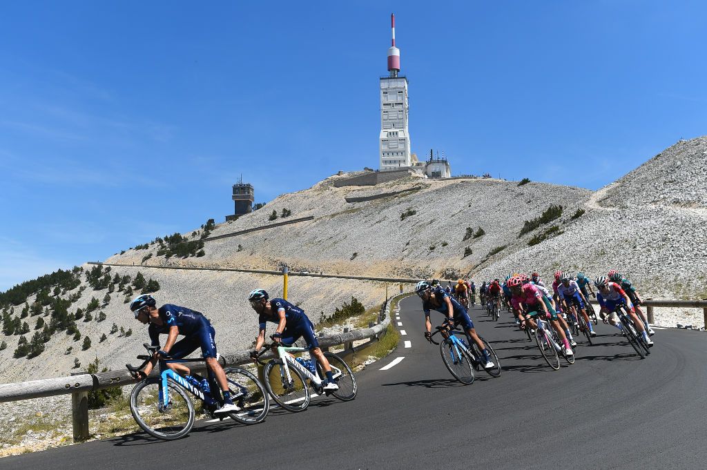 MONT VENTOUX FRANCE JUNE 14 Alejandro Valverde Belmonte of Spain and Movistar Team and a general view of the peloton descending from the Mont Ventoux 1893m during the 4th Mont Ventoux Denivele Challenge 2022 a 153km one day race from VaisonlaRomaine to Mont Ventoux 1893m MVDC on June 14 2022 in Mont Ventoux France Photo by Dario BelingheriGetty Images