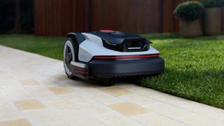 The Roborock RockNeo Q110H in the garden
