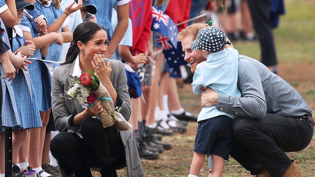 Prince Harry's Reaction to a Fan's Hand Getting Stuck to His Butt