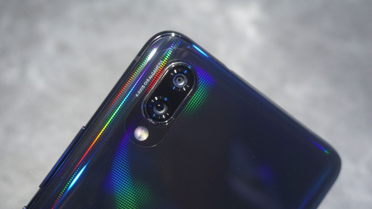 The dual rear-facing cameras of the Vivo Nex