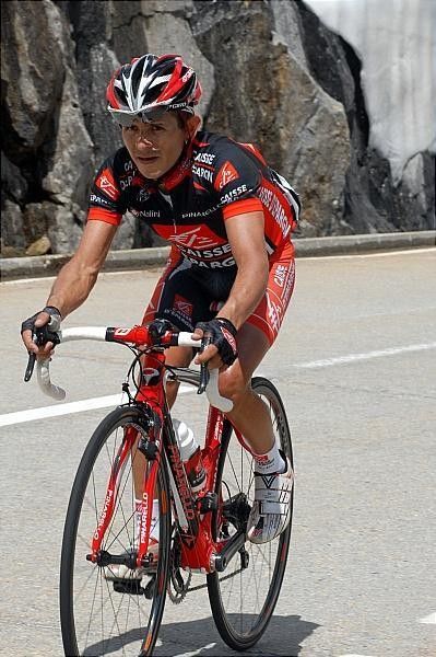 Jos&eacute; Joaqu&iacute;n Rojas (Caisse d'Epargne) rides in the 11-man escape group.