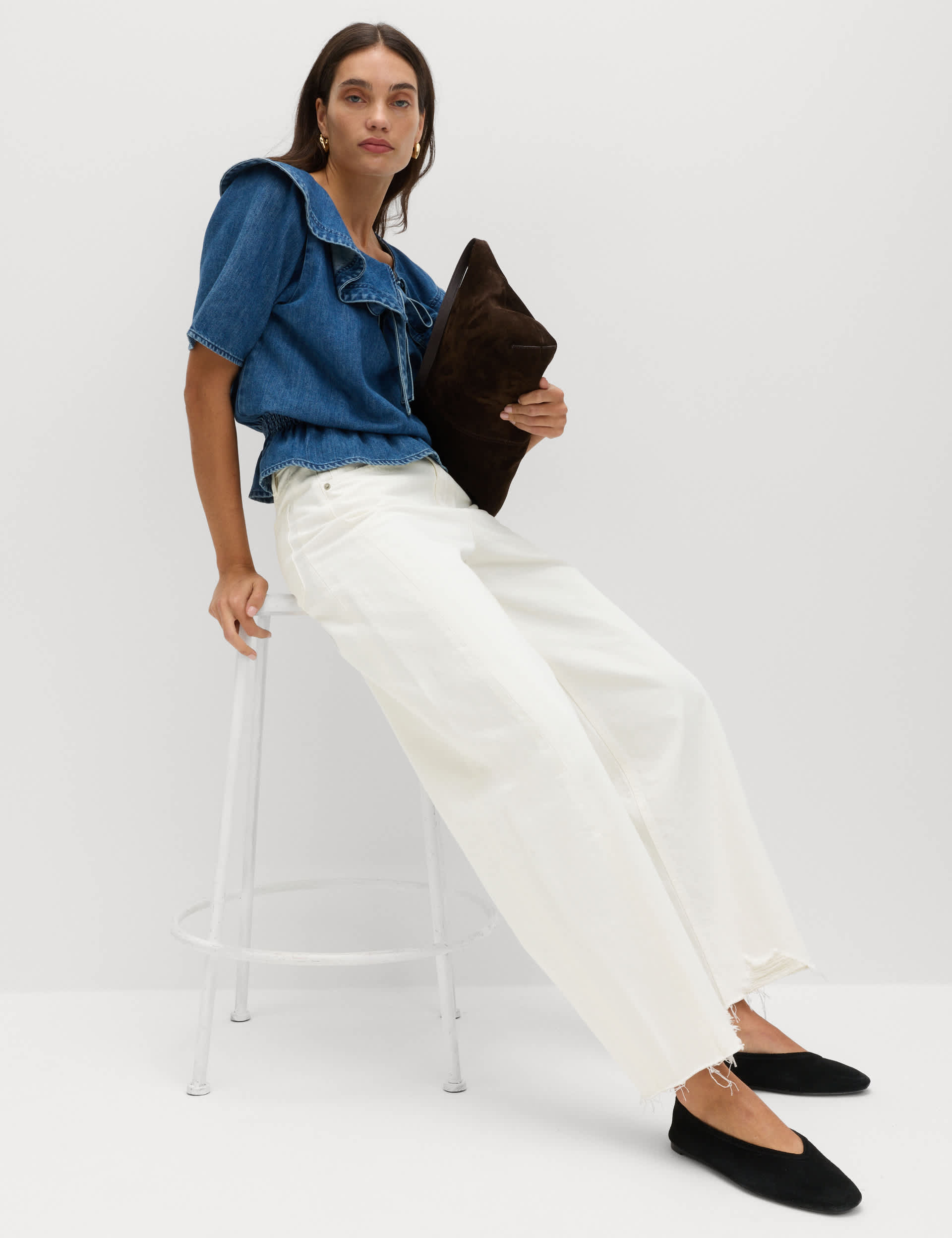 Mid Rise Barrel Jeans