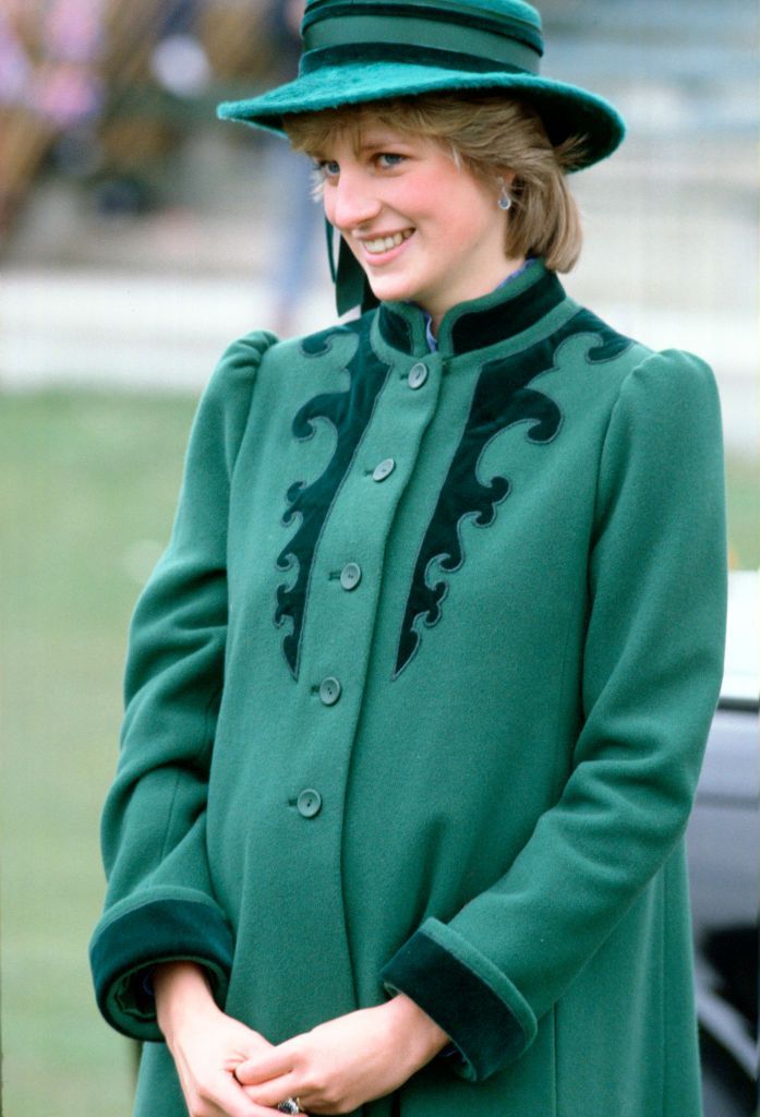 Princess Diana Style in Photos | Princess Diana Iconic Outfits | Marie ...