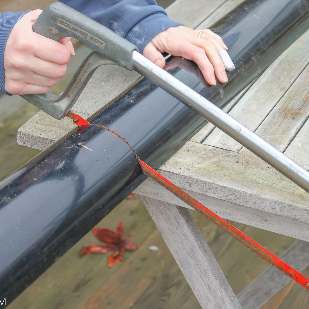 cut the guttering