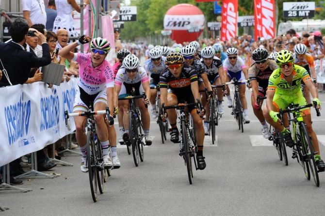 Marianne Vos wins the sprint, her third of the 2014 Giro Rosa