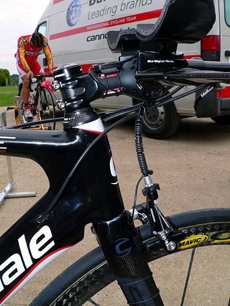 Carbon fiber allows for a much more aerodynamically profiled head tube area.