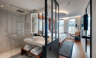 Renaissance Paris République Hotel - bathroom