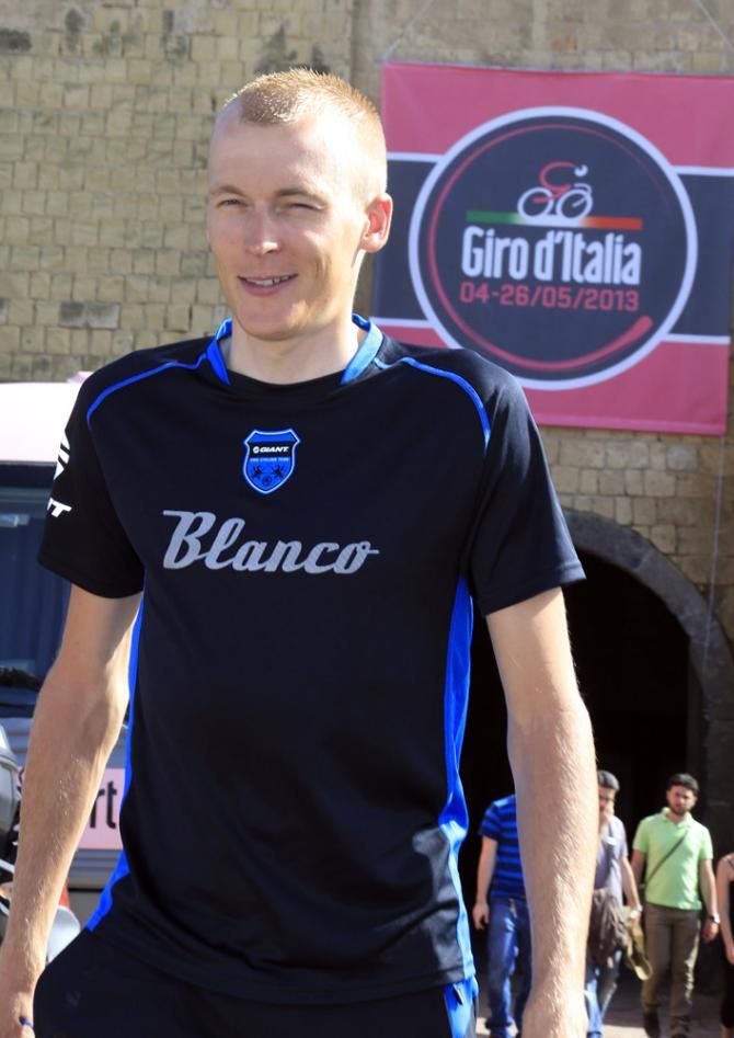 Robert Gesink arrives at the Castel dell'Ovo for the pre-Giro press conference