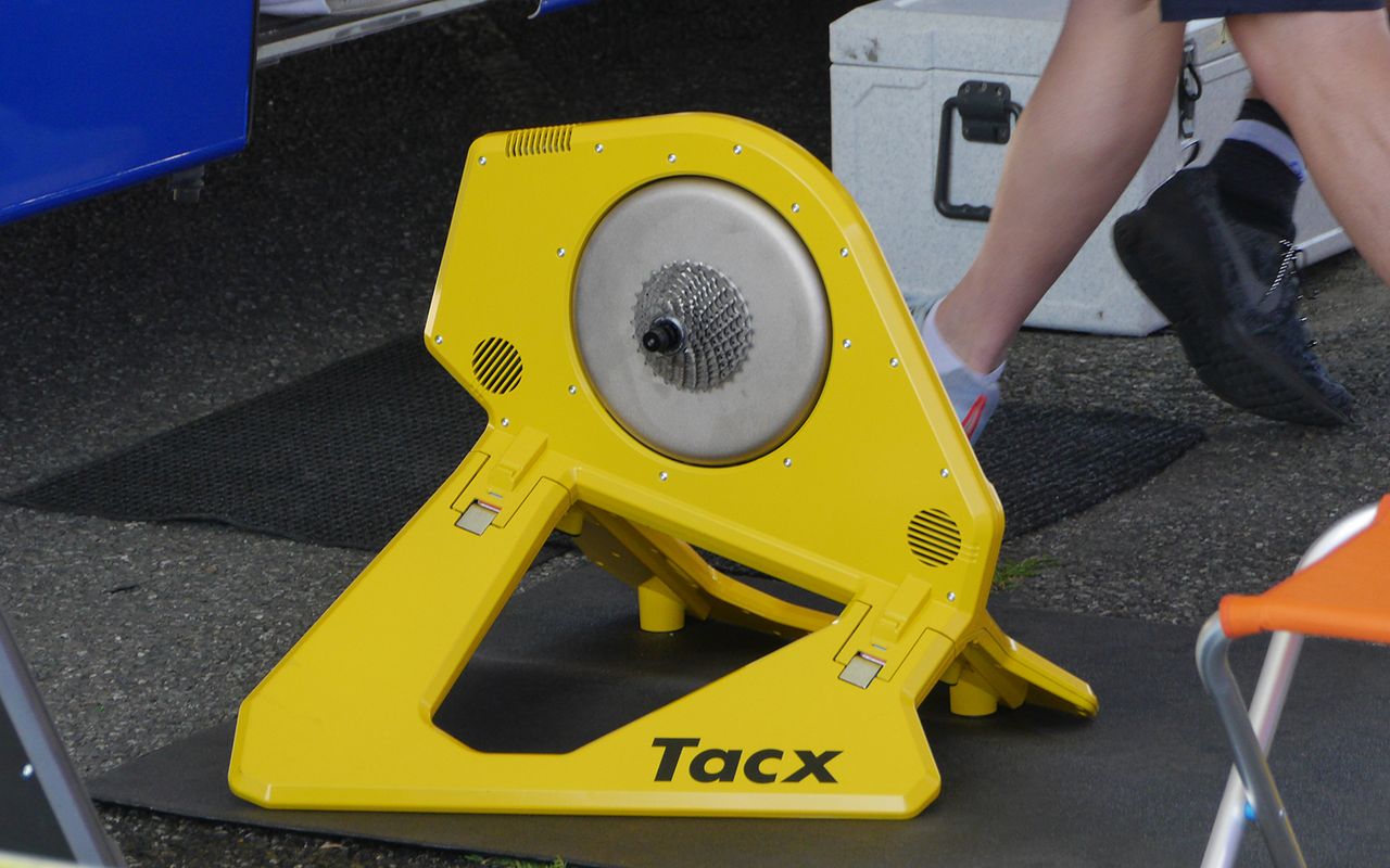 A look at Julian Alaphilippe's special yellow turbo trainer