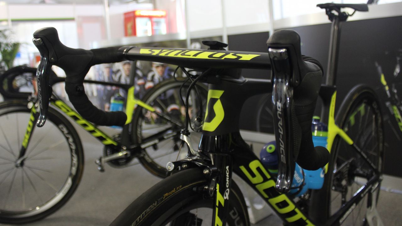 Gerrans was using the new Scott Syncros integrated stem/handlebars, although he had to wait until the end of the week for the correct size