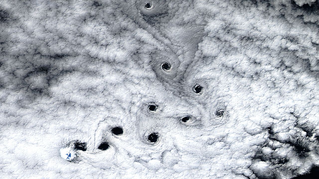 10 bizarre 'dark voids' appear in the skies over uninhabited island near Antarctica — Earth from space