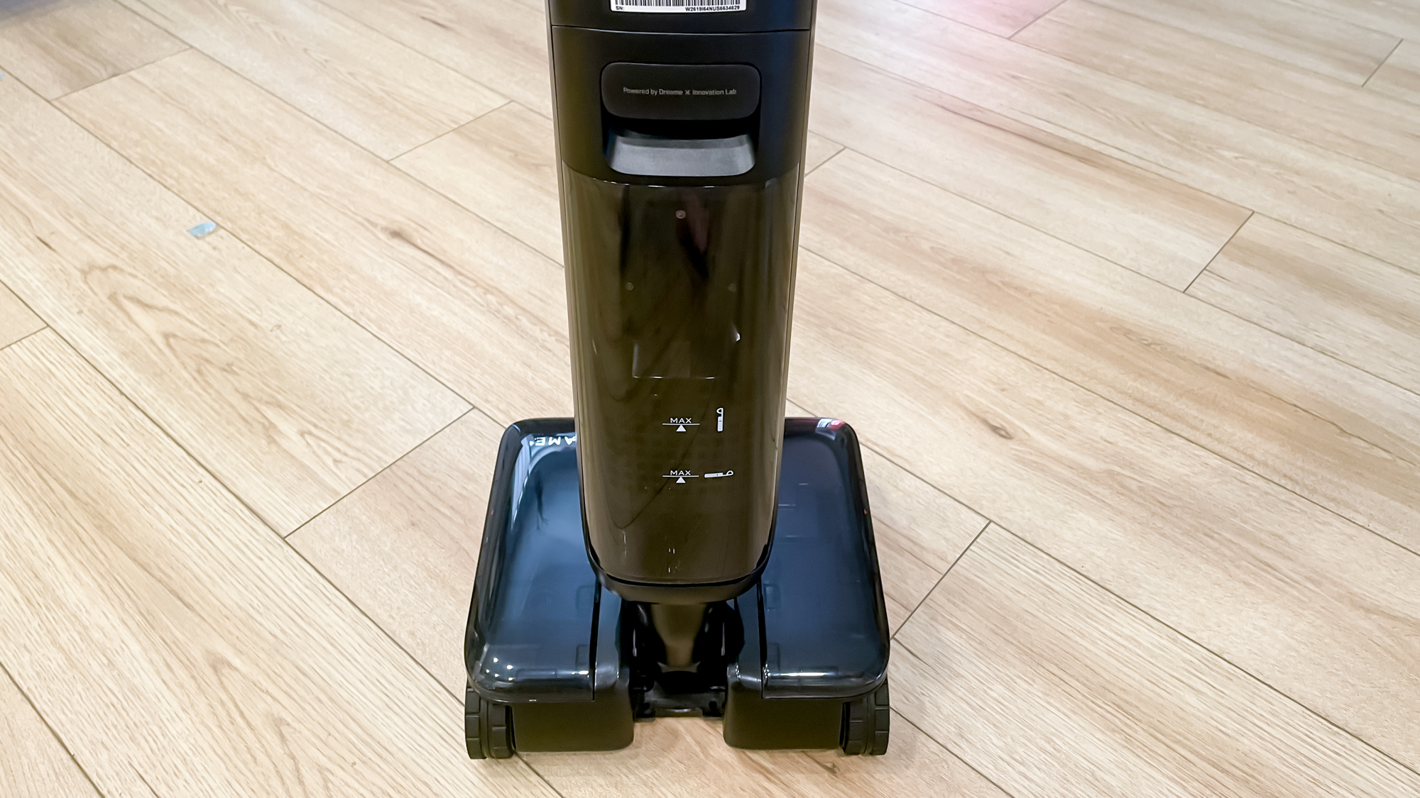Dreame Aero Pro Steam wet and dry vacuum in a kitchen