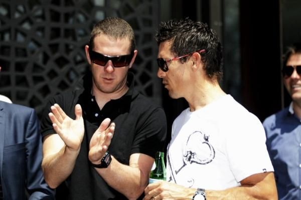 Matt Goss and Robbie McEwen talk tactics at the launch of the 2012 Jayco Bay Cycle Classic