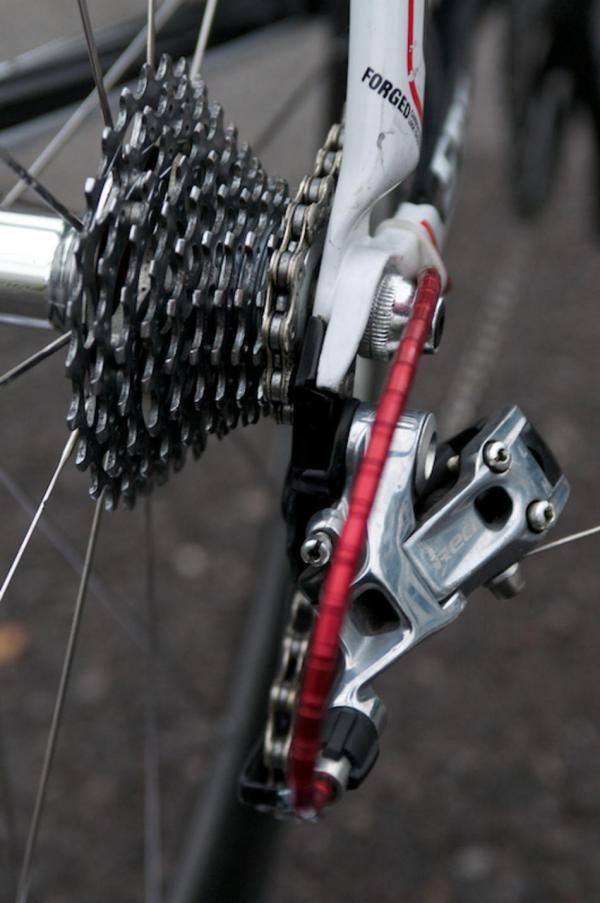 Intricate rear dropout and mech hanger arrangement.