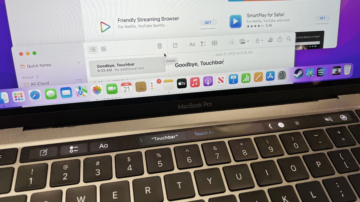 MacBook Pro 13-inch M2 2022 Touch Bar