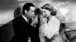 Casablanca-elokuvan näyttelijät katsovat toisiaan