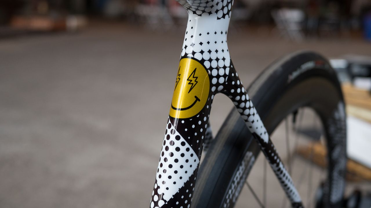 Made bike show - Black Magic Paint