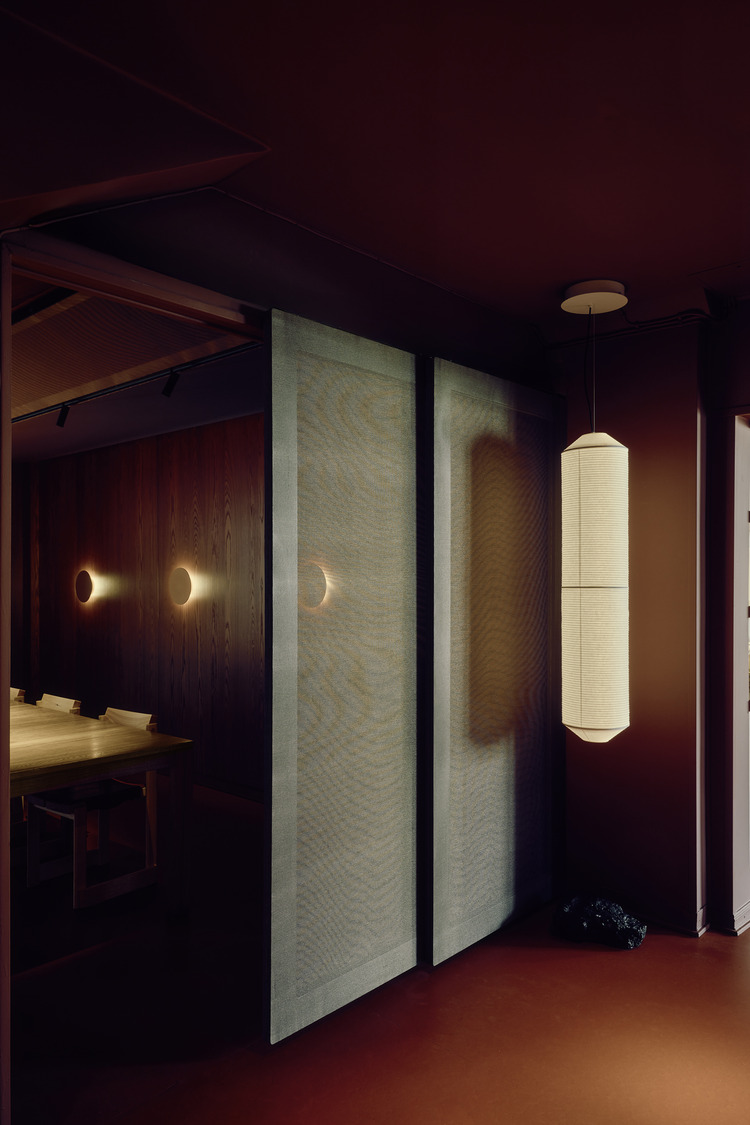 huset restaurant longyearbyen svalbard norway