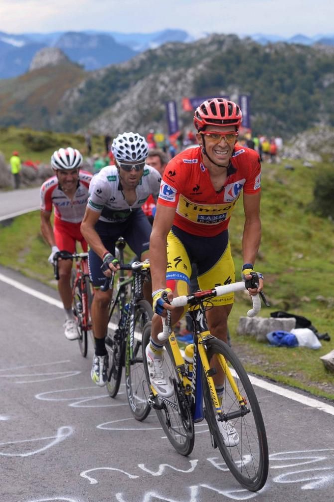 Alberto Contador (Tinkoff-Saxo) tries to get clear of Alejandro Valverde (Movistar)