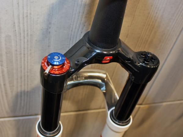 Some DT Swiss forks will be available with tapered steerers for 2011.