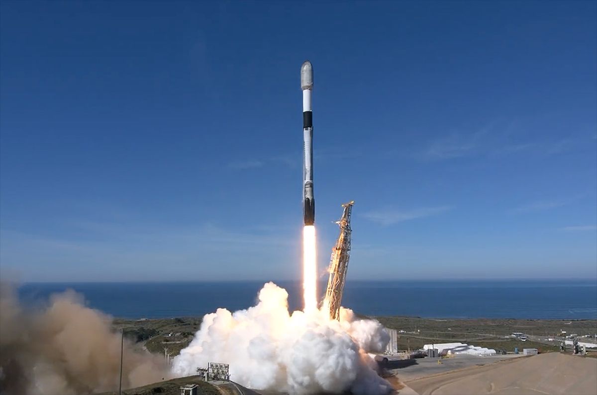 SpaceX pone en órbita 90 cargas útiles en una misión de “vuelo compartido”.
