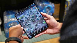 Smartphone display refresh rate shown off on Samsung Galaxy Z Fold 4.