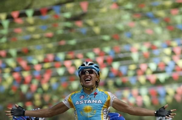 Valentin Iglinskiy (Astana) celebrates his stage victory.