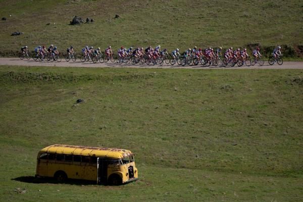 Elite Men's field rolls past some peculiar scenery in the MID Road Race.