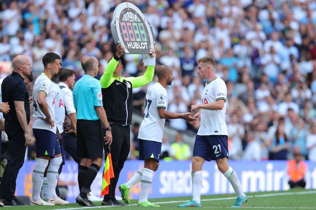 Premier League 2022/23: How many substitutions can clubs make? Tottenham Hotspur&#039;s Brazilian midfielder Lucas Moura (C) comes on as a substitute to replace Tottenham Hotspur&#039;s Swedish midfielder Dejan Kulusevski (R) during the English Premier League football match between Tottenham Hotspur and Southampton at Tottenham Hotspur Stadium in London, on August 6, 2022. 