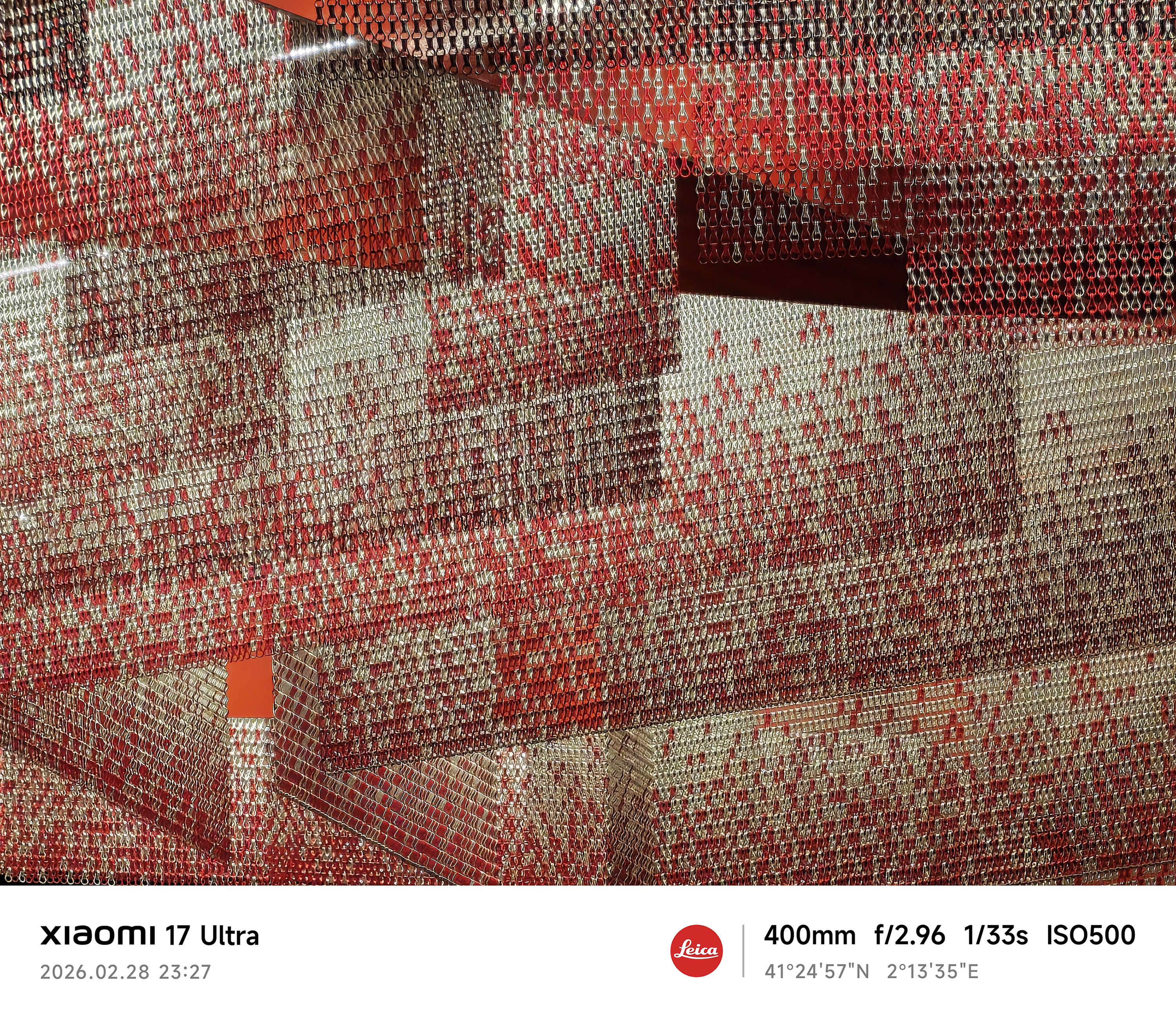 Xiaomi 17 Ultra camera sample pool bar low light 17 point 2x 10MB