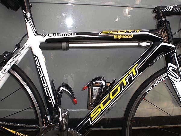 Scott claims Cavendish's new machine is stiff enough for him in stock form in spite of its paltry weight. Apparently team cars weren't escorting Cav on this ride!