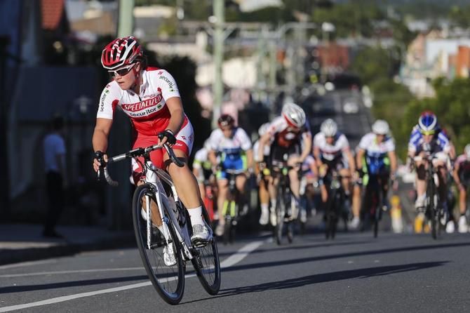 Rebecca Werner (Specialized Securitor) gaps the field on the tough ascent
