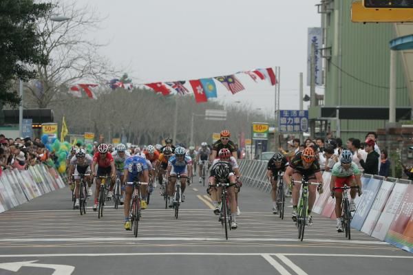 Tomasz Smolen (CCC Polsat) takes stage 6
