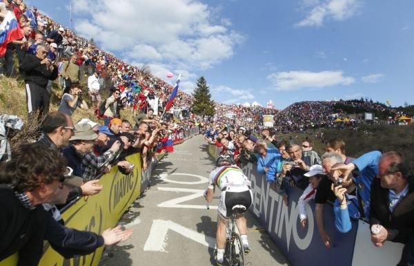 Cadel Evans (BMC) fought to limit his losses ot Basso