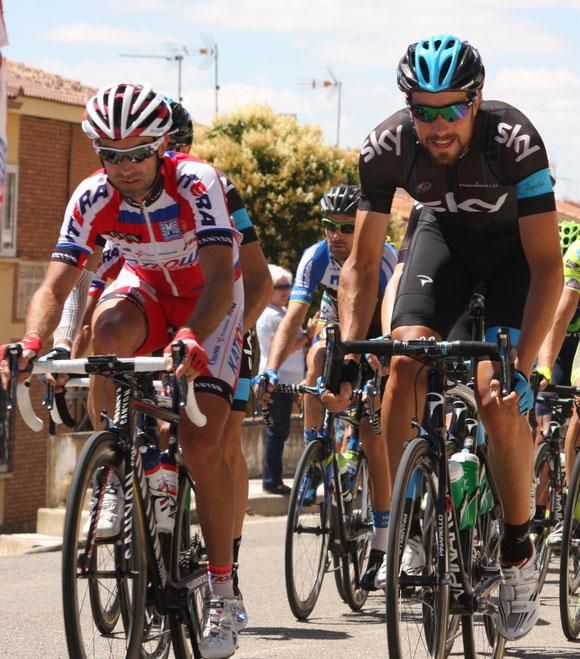&Aacute;ngel Vicioso and Xabi Zandio bide their time
