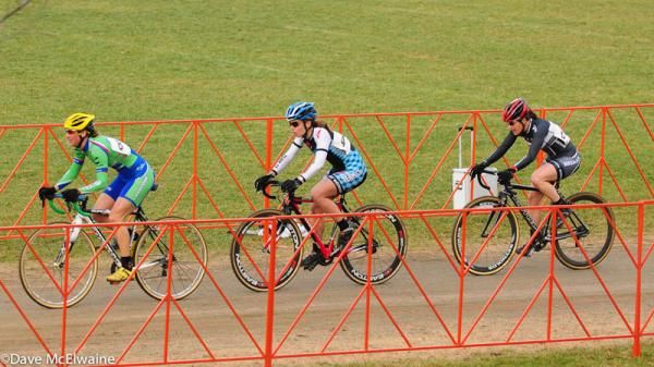 Rebecca Wellons (Quad Cycles) leading the chasers on the track