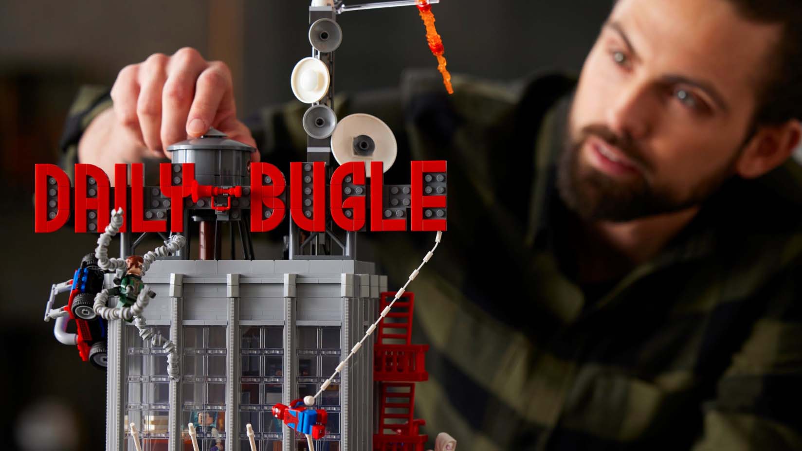 This LEGO Infinity Gauntlet and Daily Bugle are the stuff of geek dreams