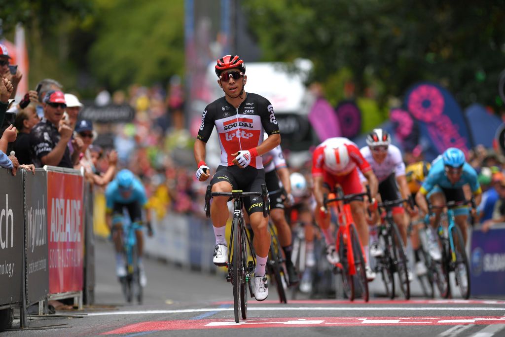 Caleb Ewan wins stage 2 in Stirling