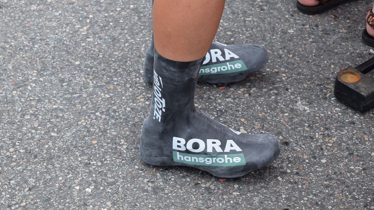 Waterproof overshoes from VeloToze double up as aero over socks for time trials
