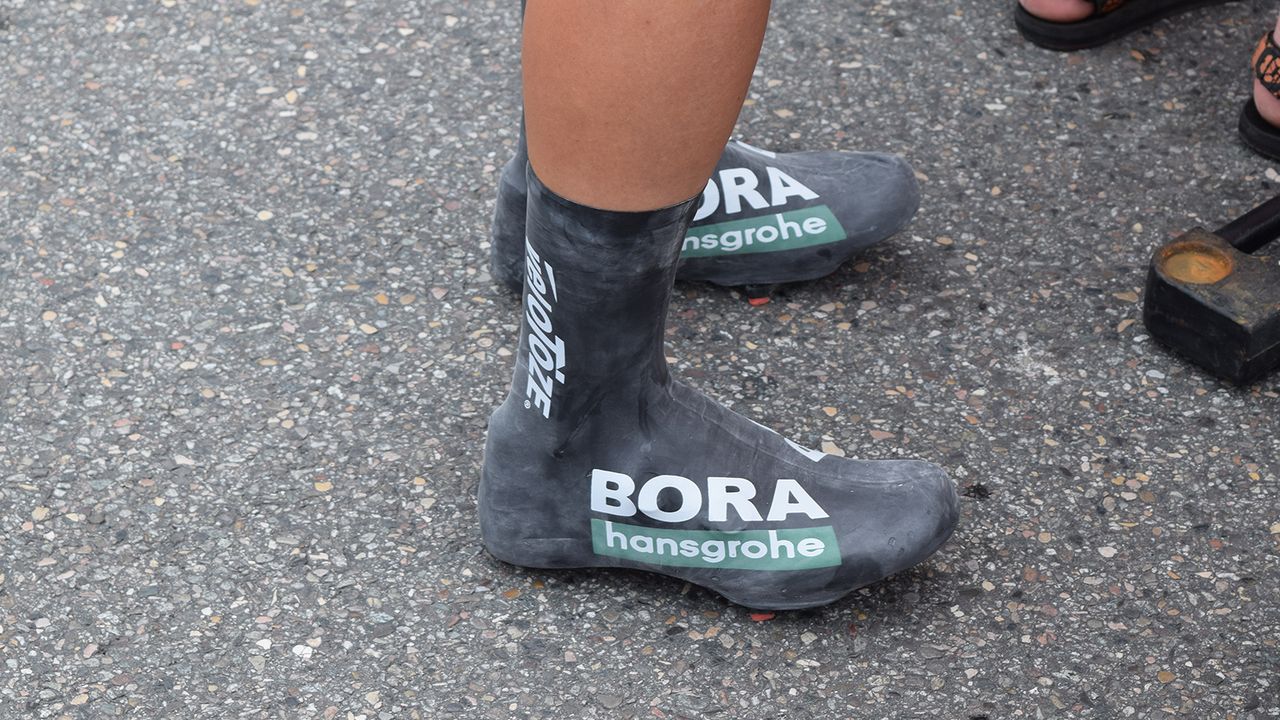 Waterproof overshoes from VeloToze double up as aero over socks for time trials